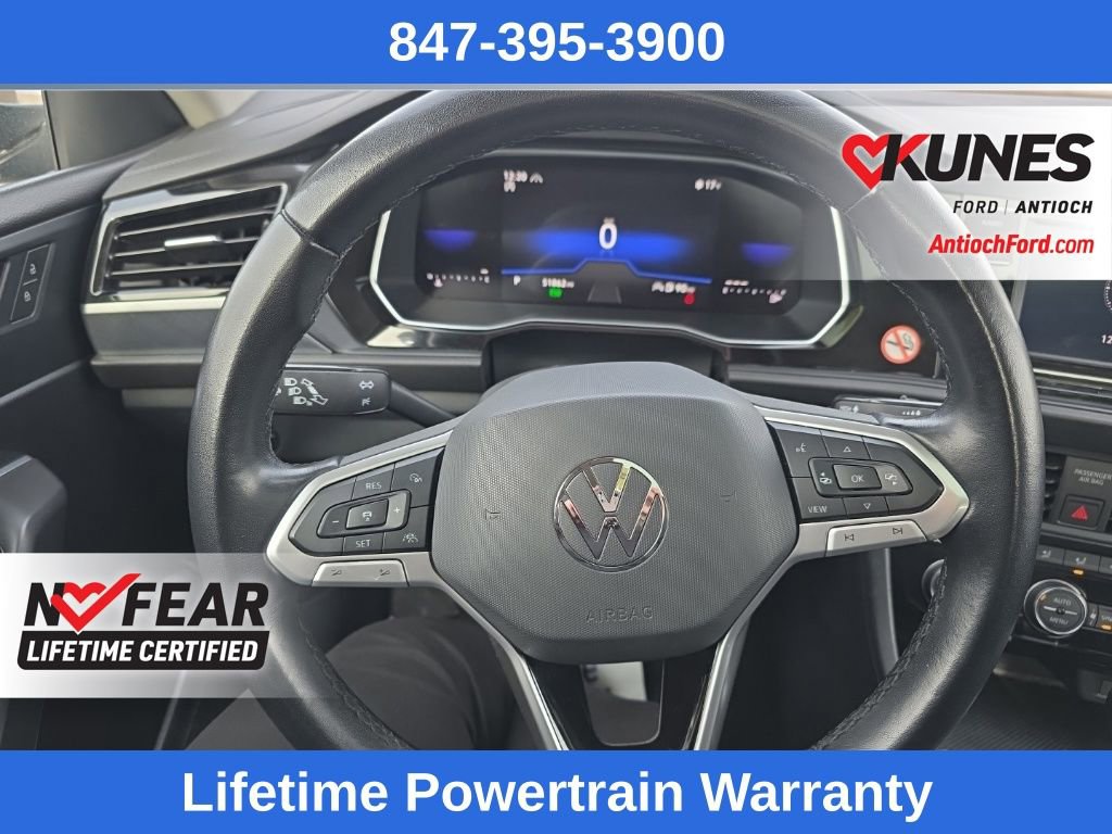 Used 2024 Volkswagen Jetta SE image 28