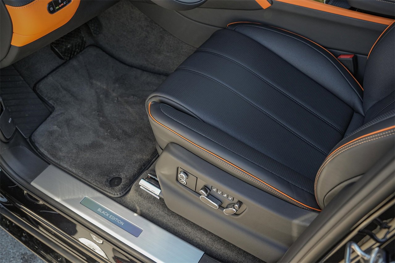 New 2025 Bentley Bentayga image 32