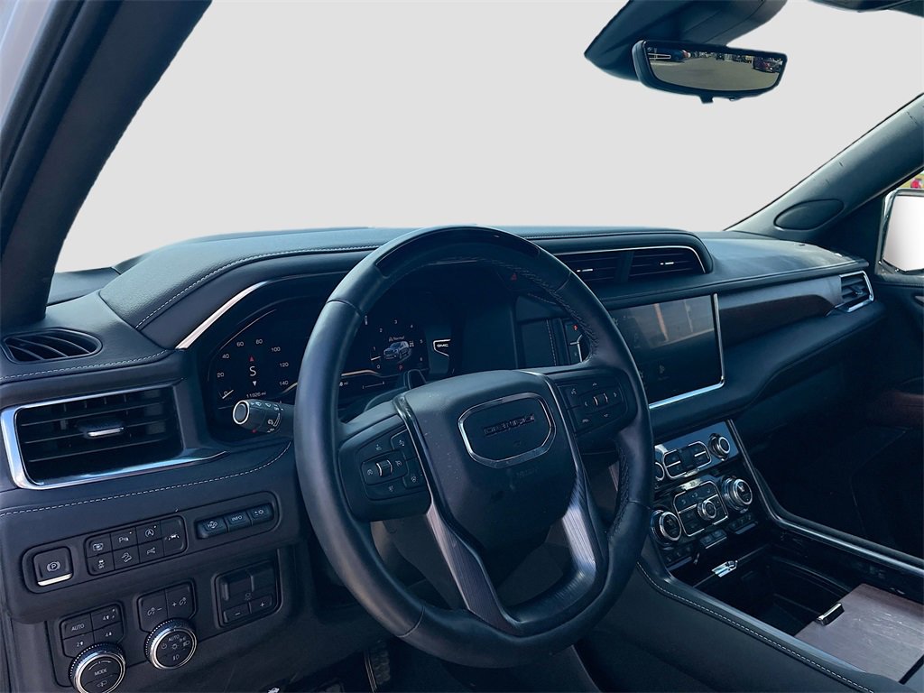 Used 2023 GMC Yukon XL Denali Ultimate image 12