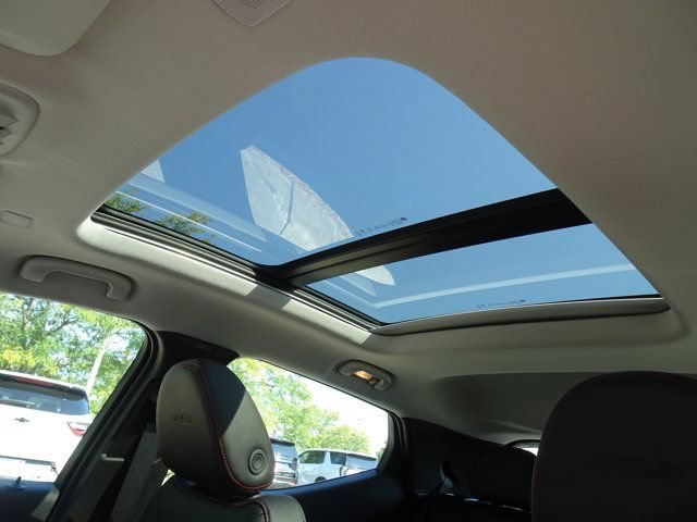 New 2027 Chevrolet Bolt RS w/ Super Cruise Package FWD image 6