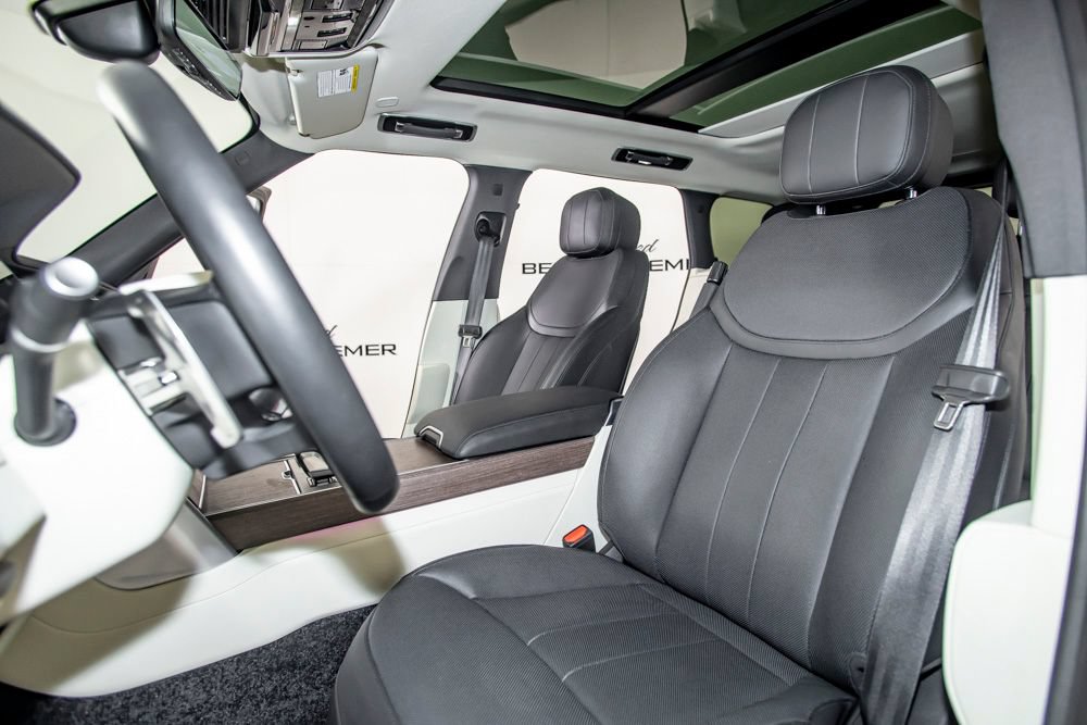 Used 2024 Land Rover Range Rover SE AWD/4WD image 13