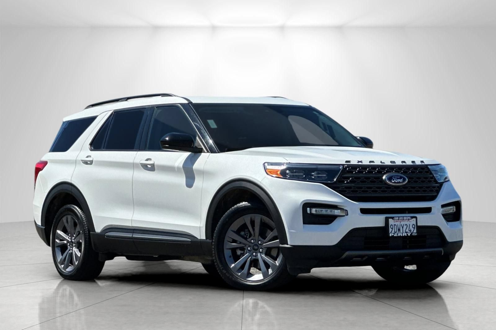 Used 2022 Ford Explorer XLT w/ Equipment Group 202A AWD/4WD image 1