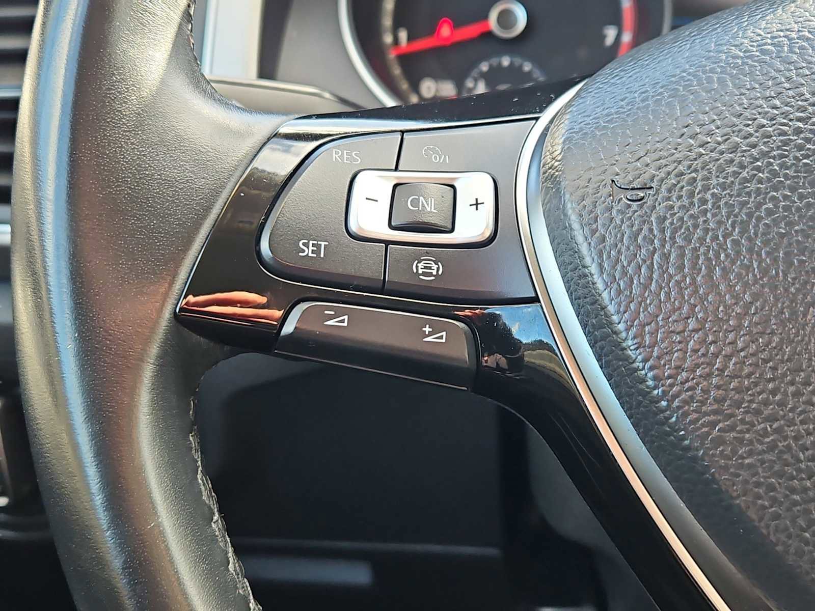 Used 2019 Volkswagen Atlas SE w/ Towing Package image 23