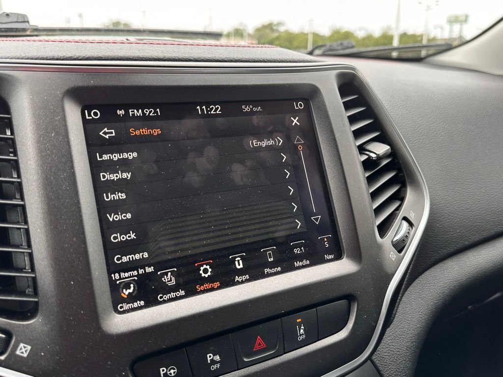 Used 2019 Jeep Cherokee Trailhawk AWD/4WD image 27
