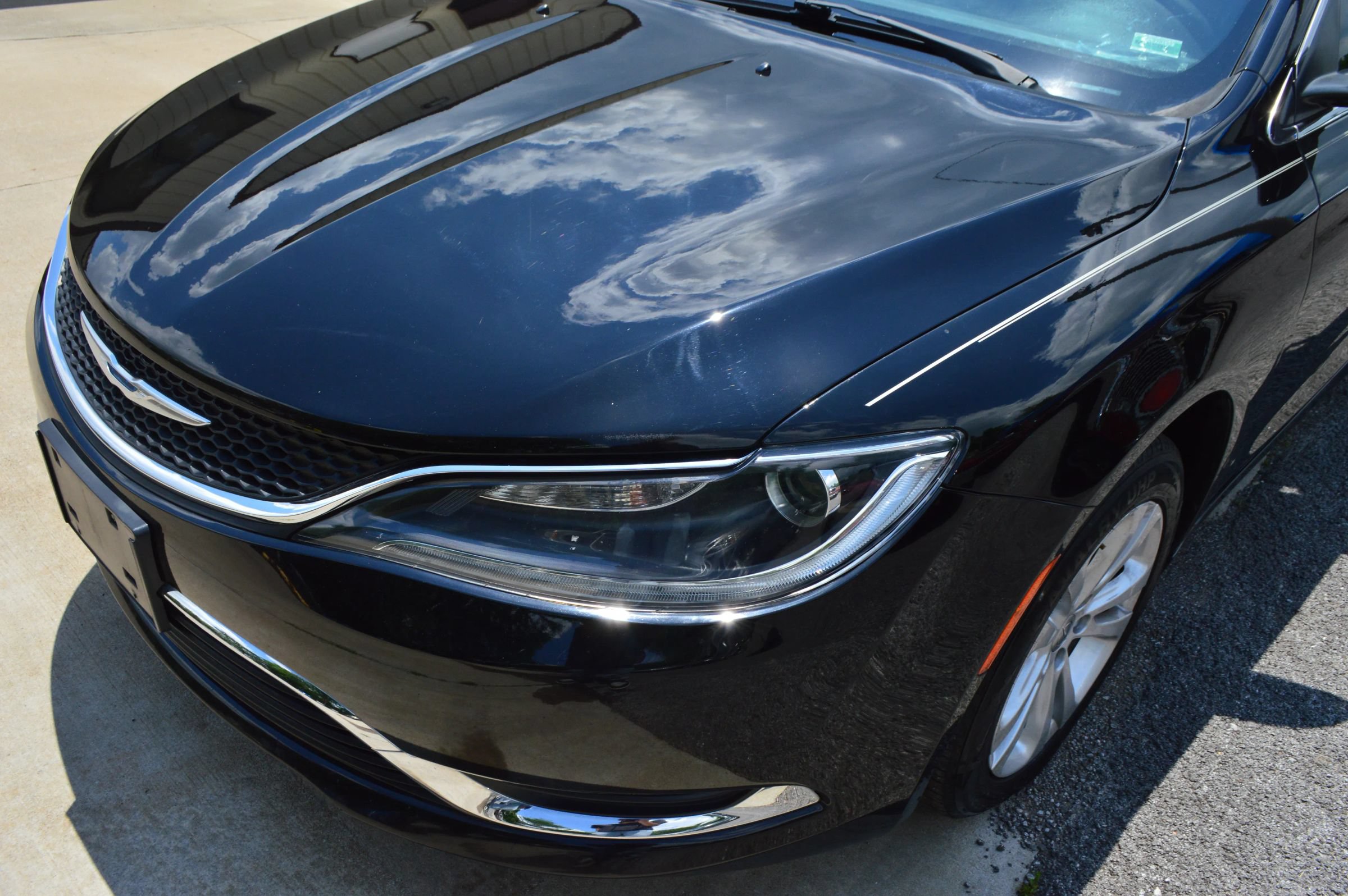 Used 2016 Chrysler 200 Limited FWD image 3