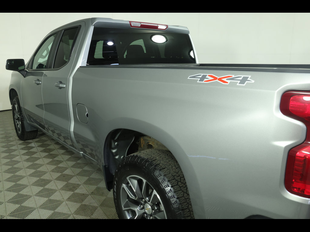 Used 2024 Chevrolet Silverado 1500 LT AWD/4WD image 18