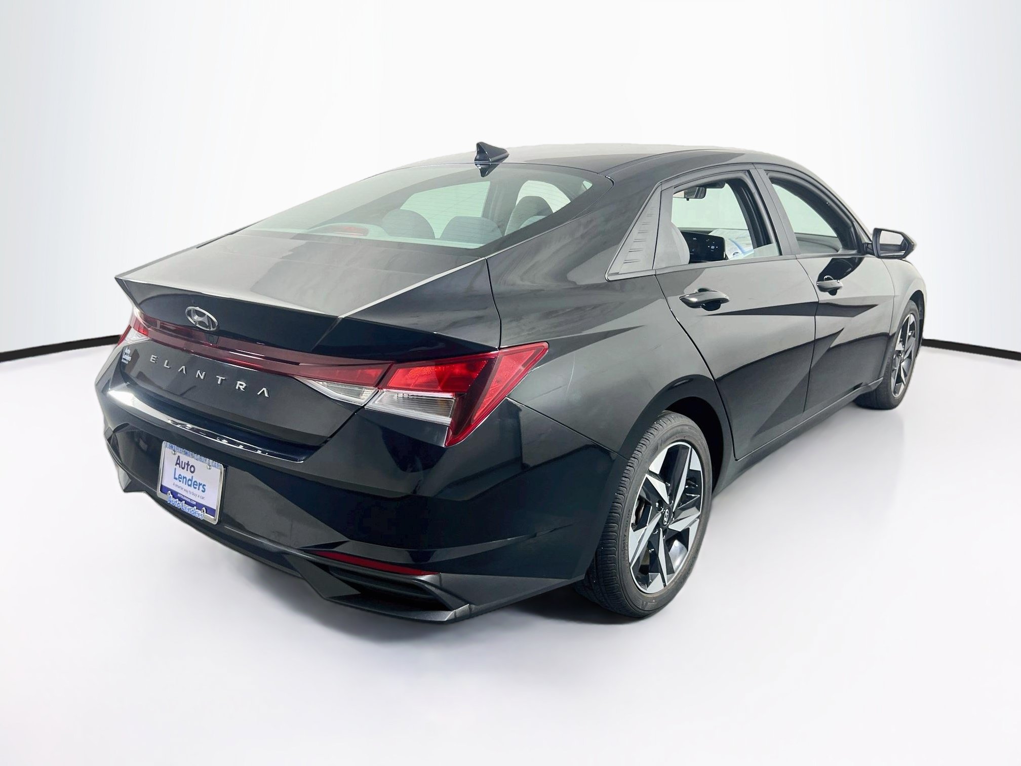 Used 2023 Hyundai Elantra SEL w/ Convenience Package FWD image 5