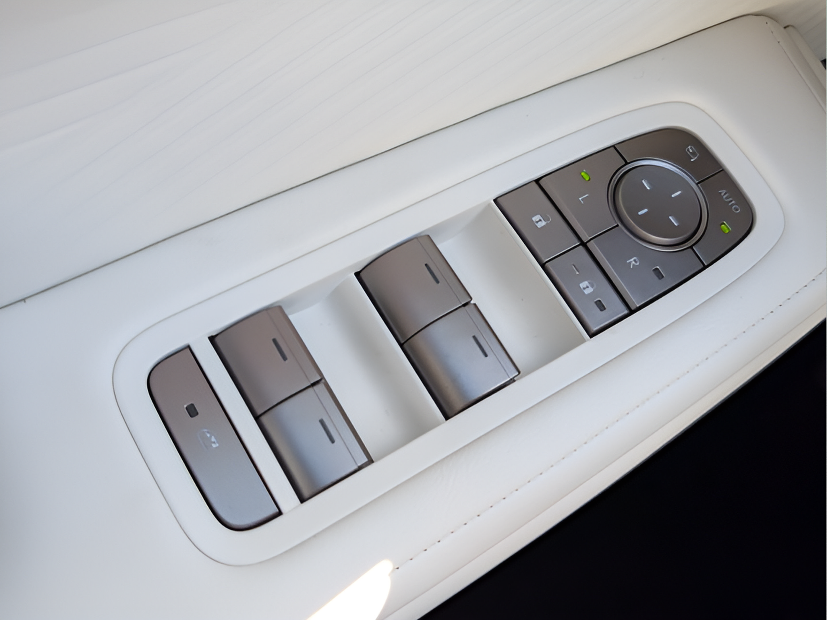 New 2026 Lexus ES 350h w/ Accessory Package (K3) FWD image 30