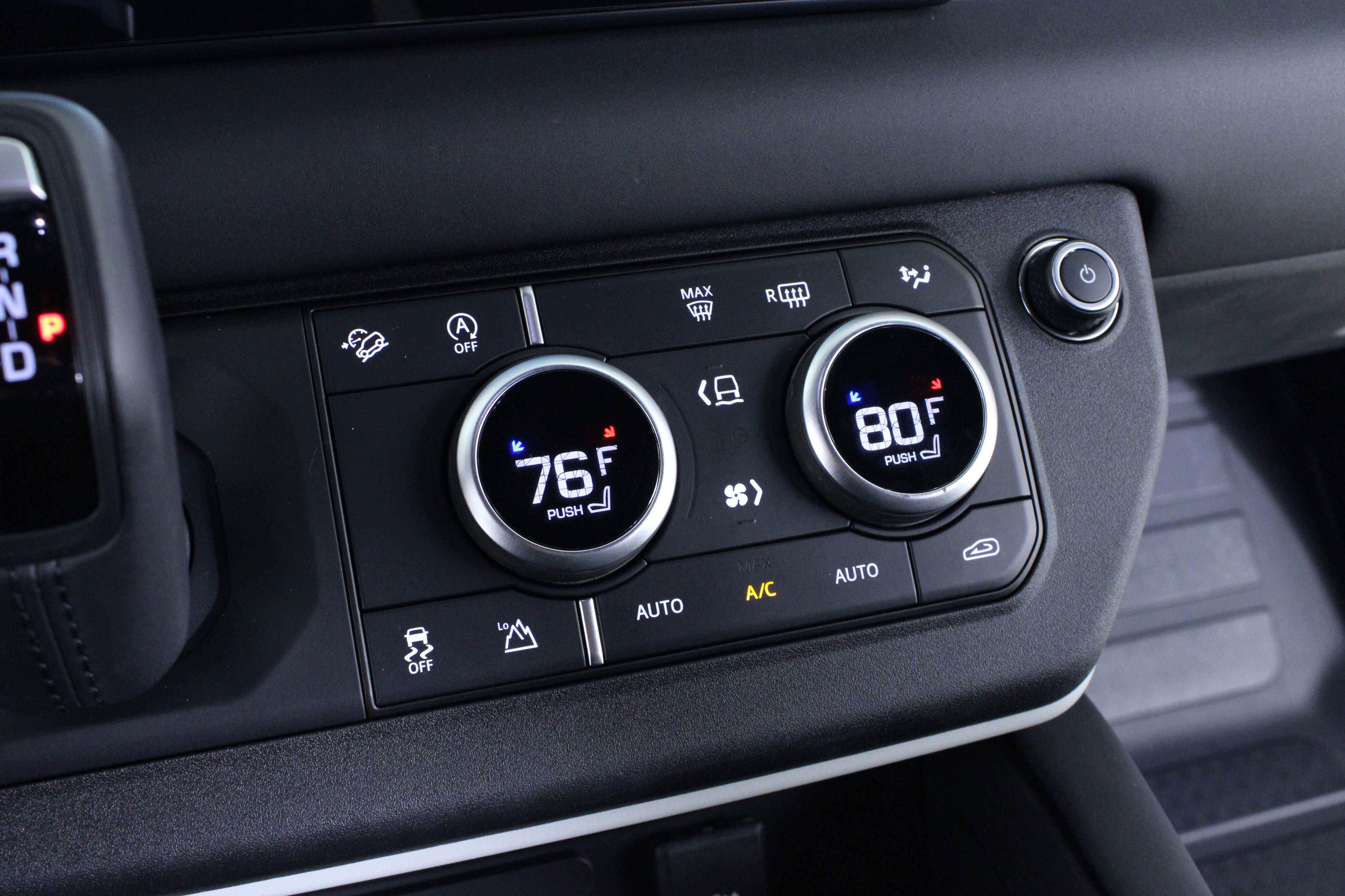 Used 2024 Land Rover Defender 110 S image 26