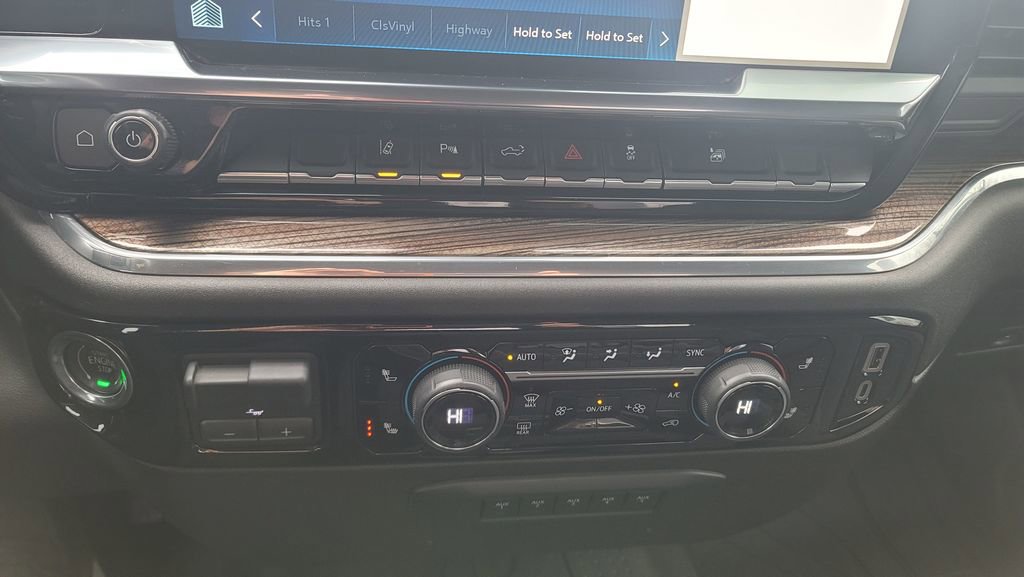 Used 2024 Chevrolet Silverado 3500 LT w/ Convenience Package image 22