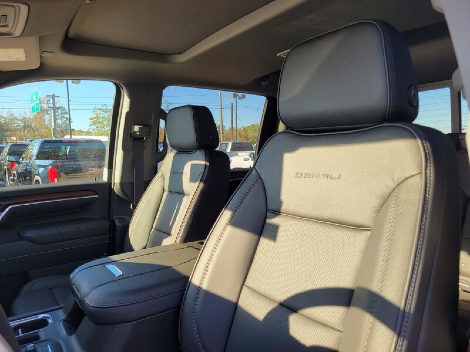 New 2026 GMC Sierra 2500 Denali w/ Denali Reserve Package image 10