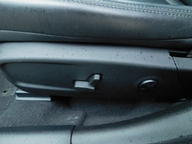 Used 2021 Chrysler 300 Touring L image 6