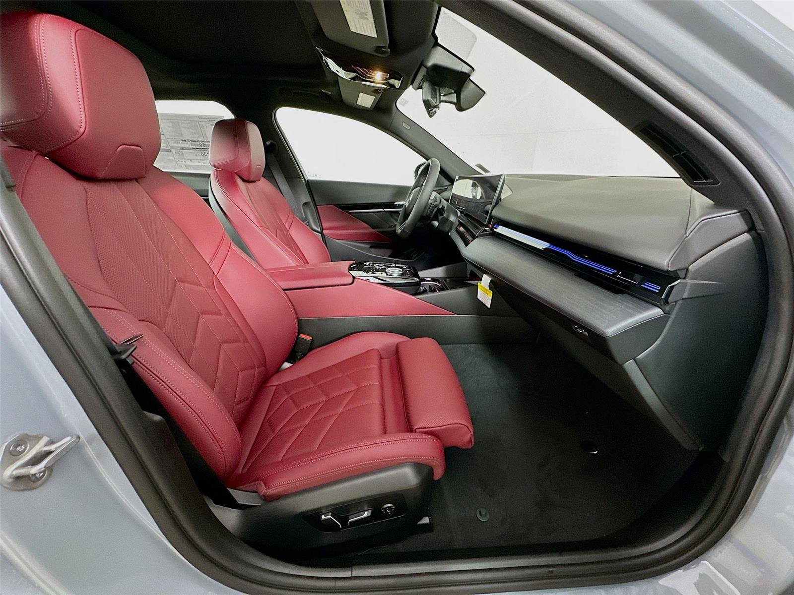 New 2026 BMW 530i xDrive w/ M Sport Package image 30