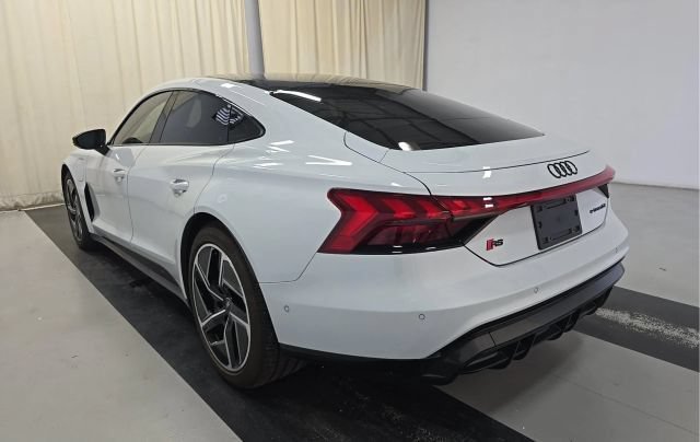 Used 2023 Audi RS e-tron GT w/ Carbon Performance Package AWD/4WD image 8