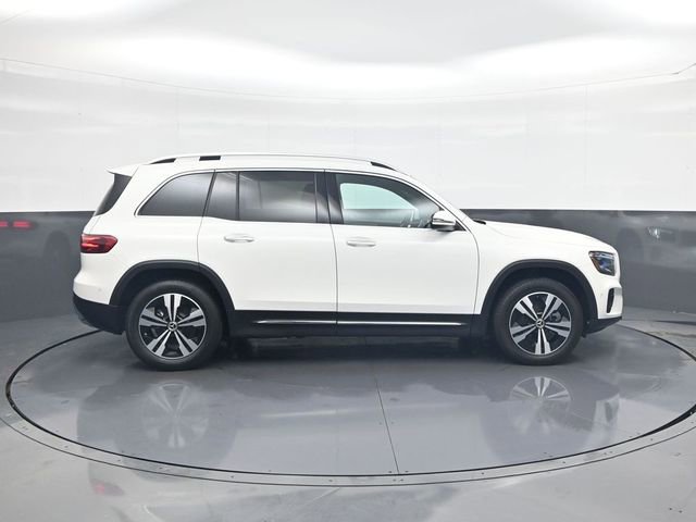 Used 2025 Mercedes-Benz GLB 250 4MATIC image 9