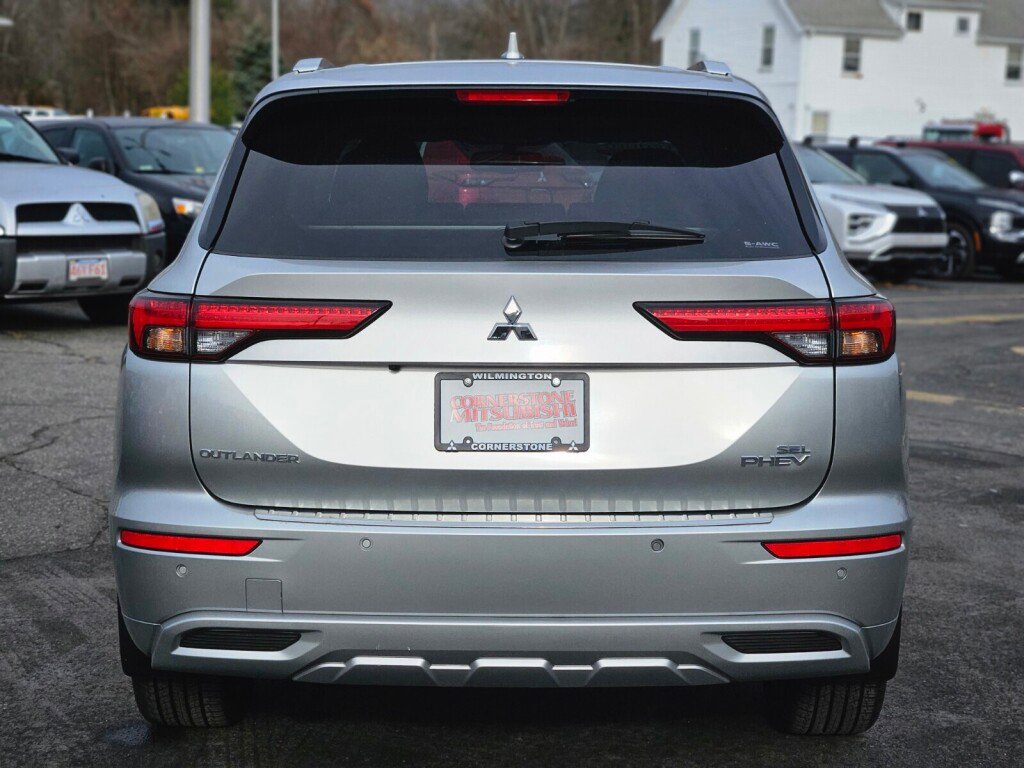 Used 2023 Mitsubishi Outlander SEL image 4