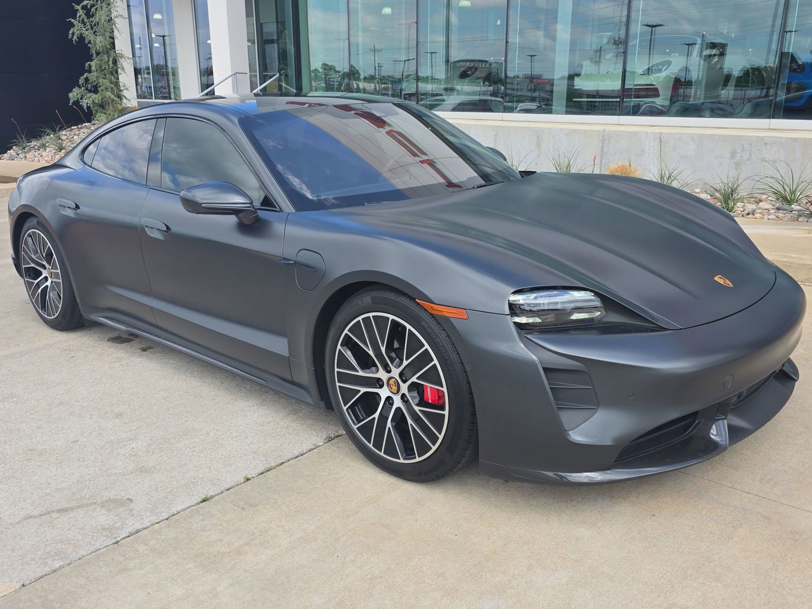 Certified 2023 Porsche Taycan GTS image 9