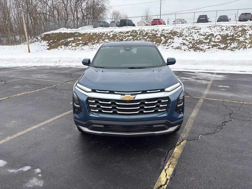 New 2026 Chevrolet Equinox LT image 2