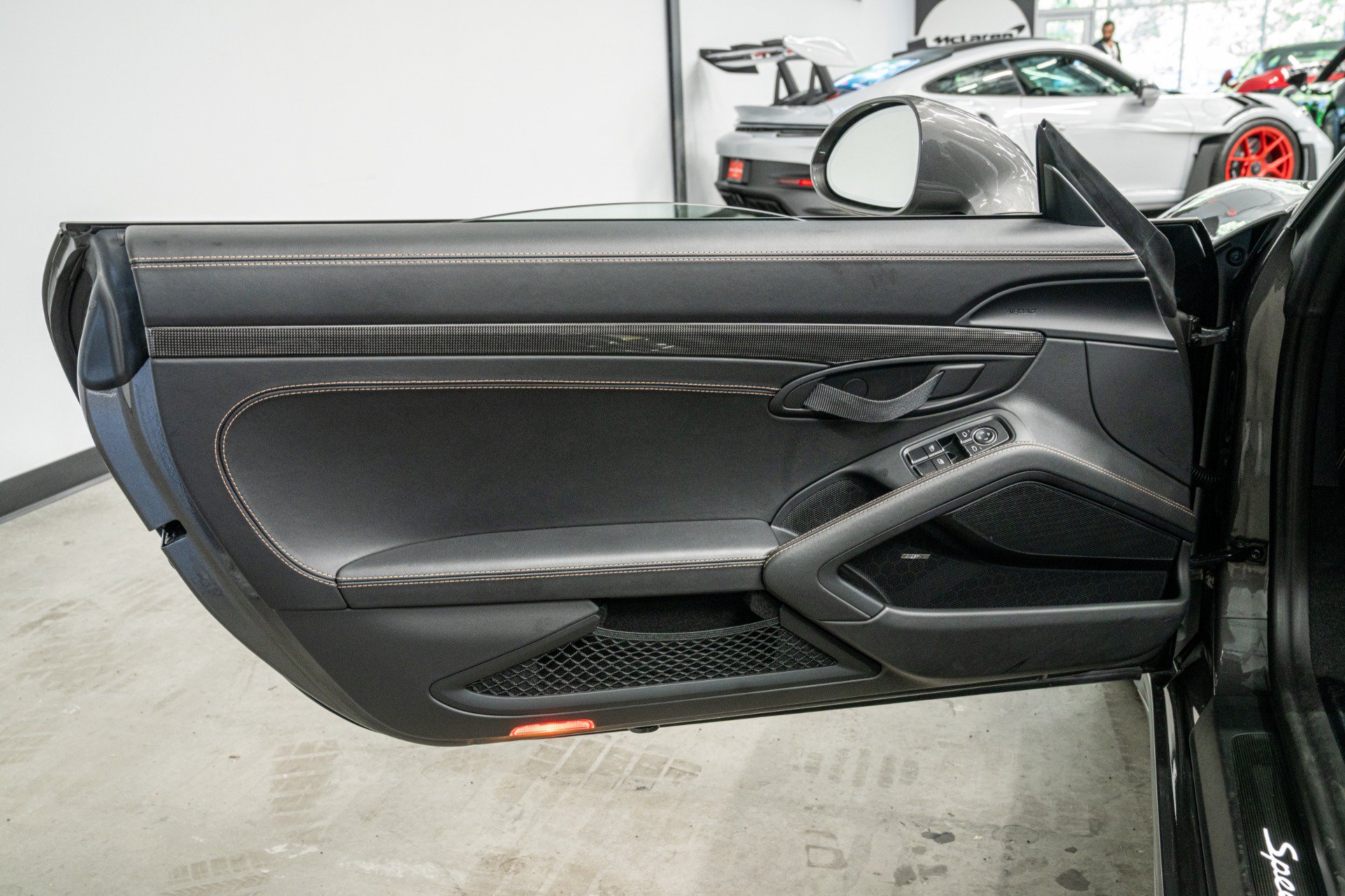 Used 2019 Porsche 911 Speedster RWD image 38