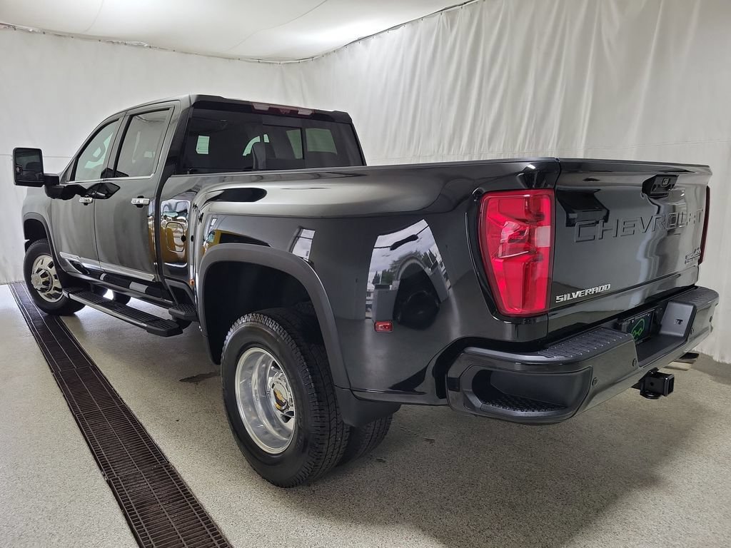 Certified 2024 Chevrolet Silverado 3500 High Country w/ High Country Premium Package AWD/4WD image 8