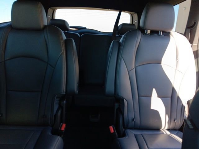 Used 2024 Buick Enclave Premium image 22