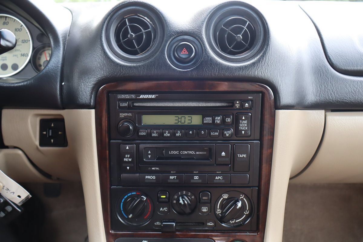 Used 2000 MAZDA MX-5 Miata RWD image 38