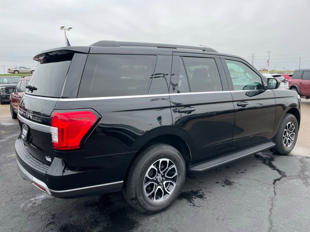 Used 2024 Ford Expedition XLT AWD/4WD image 4