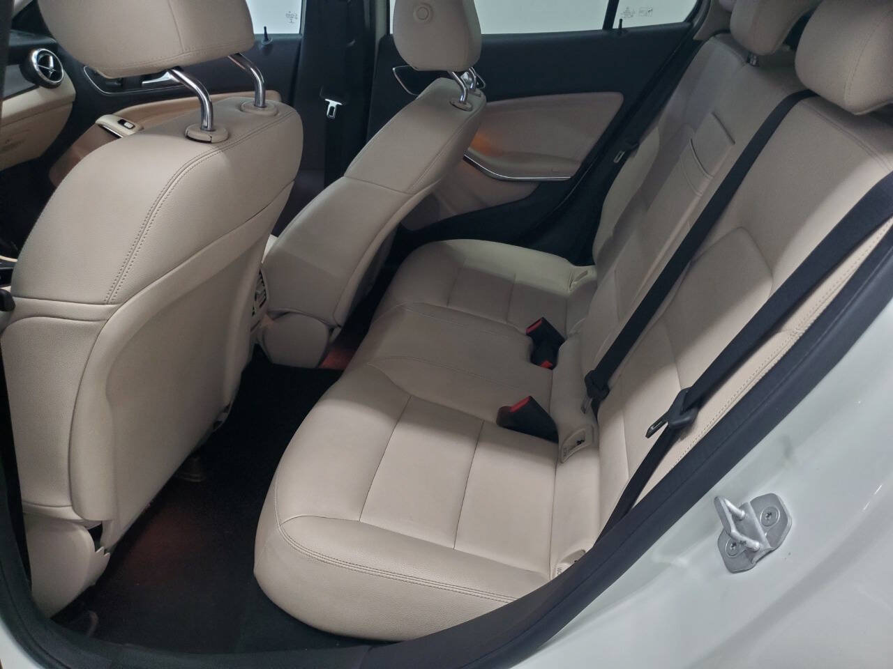 Used 2017 Mercedes-Benz GLA 250 image 11