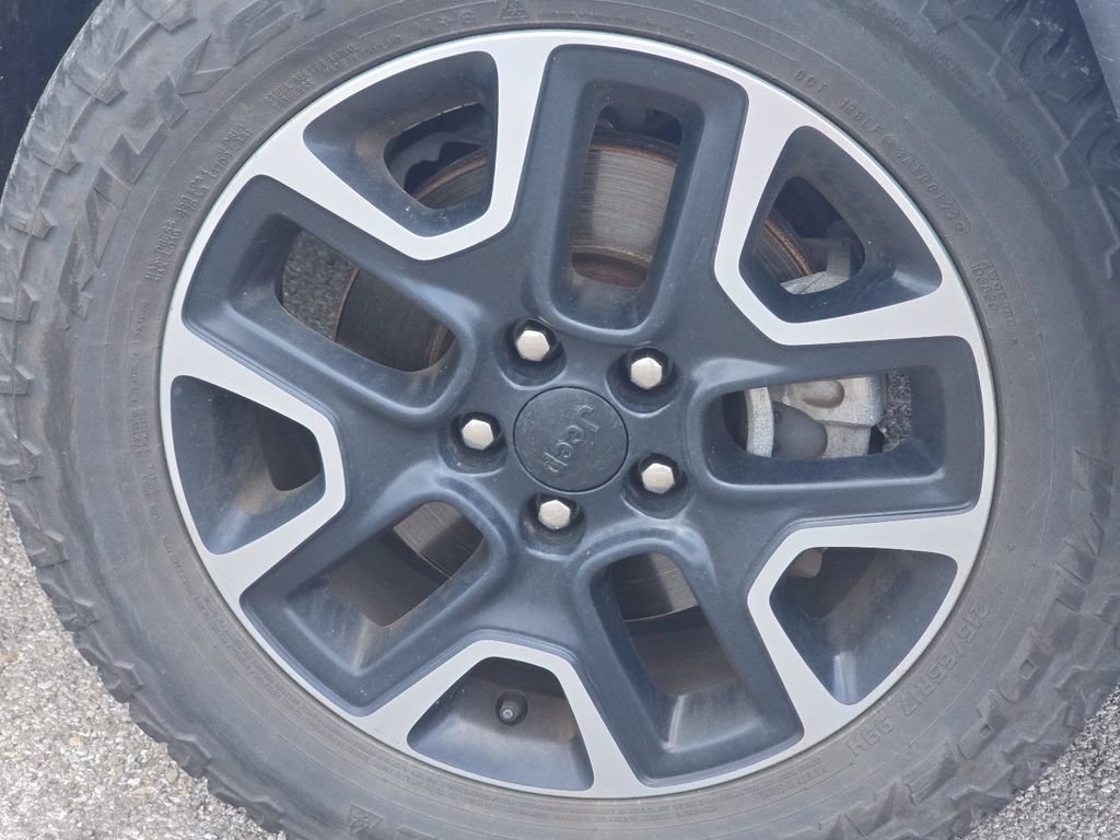 Used 2018 Jeep Compass Trailhawk w/ Cold Weather Group AWD/4WD image 7