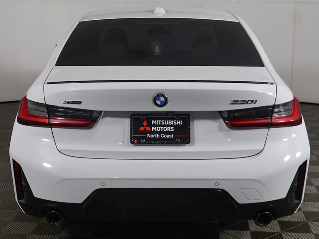 Used 2023 BMW 330i xDrive Sedan w/ M Sport Package AWD/4WD image 12