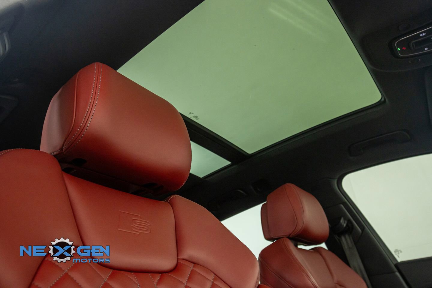 Used 2024 Audi SQ5 Prestige image 41