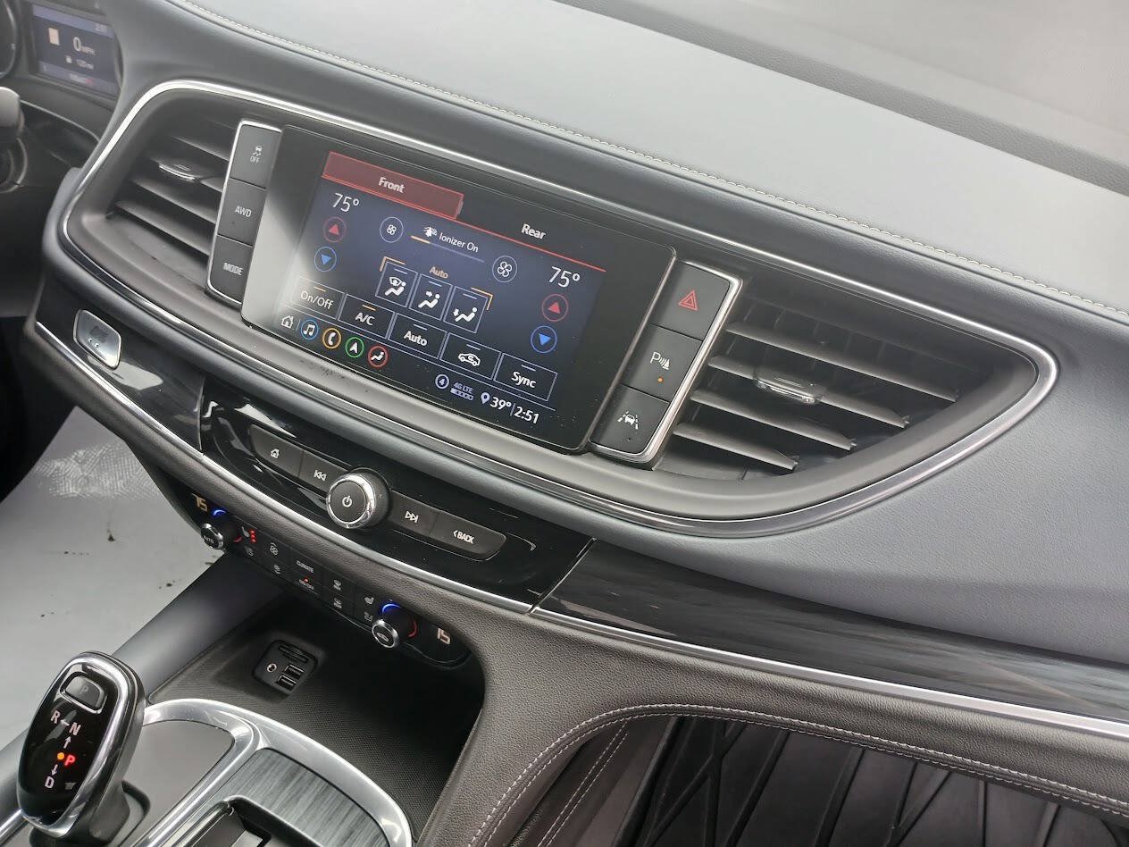 Used 2020 Buick Enclave Premium w/ Surround and Sites Package AWD/4WD image 13