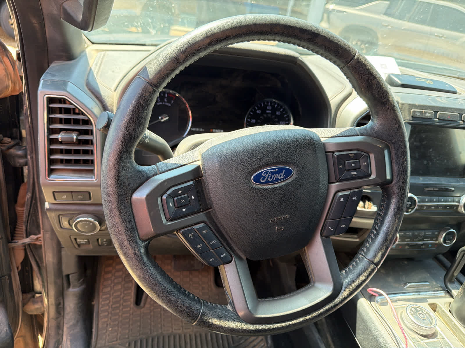 Used 2019 Ford Expedition Max XLT w/ Equipment Group 202A AWD/4WD image 11