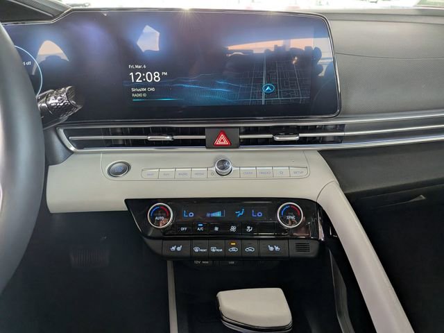 Used 2025 Hyundai Elantra Limited FWD image 19