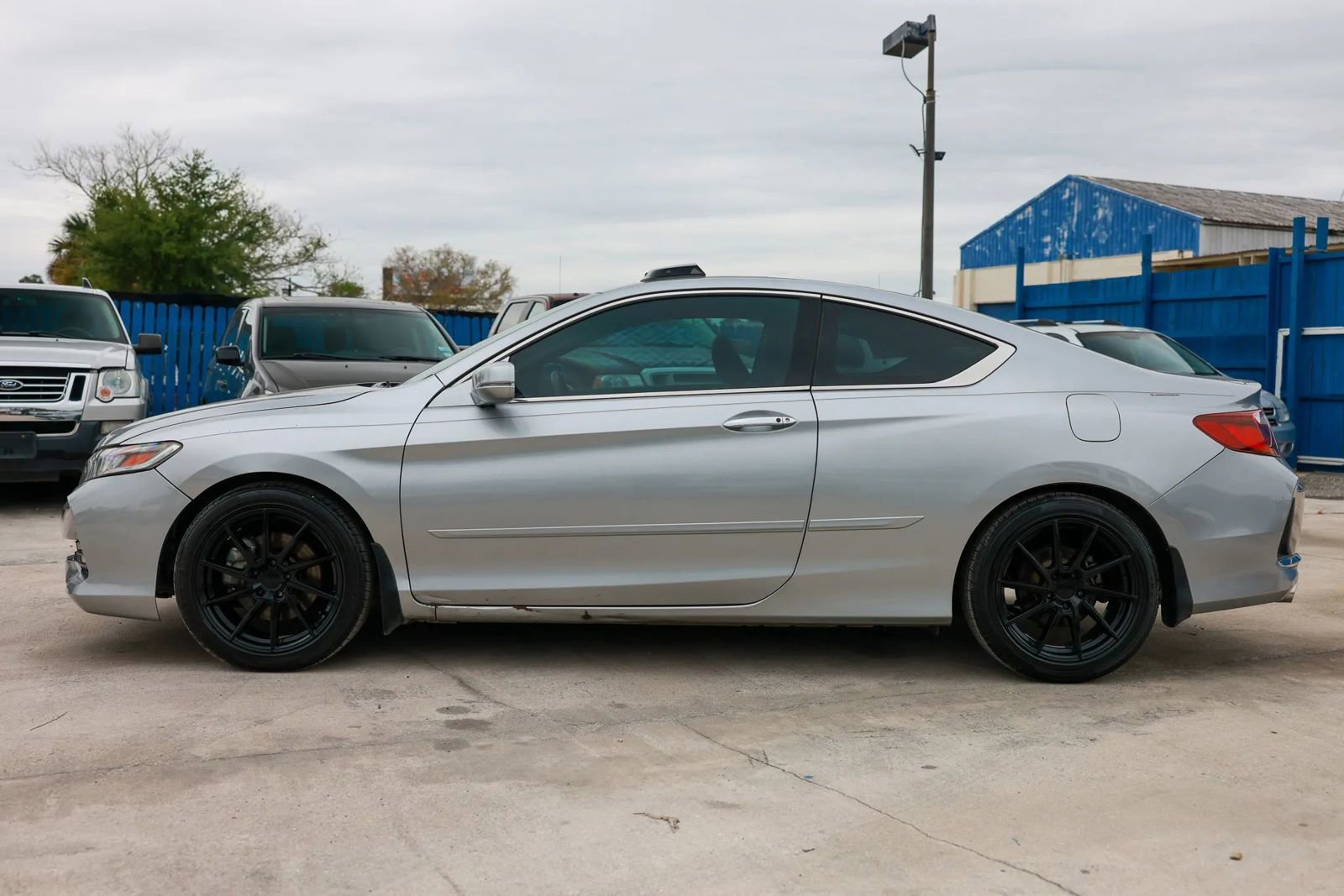 Used 2016 Honda Accord Touring image 3