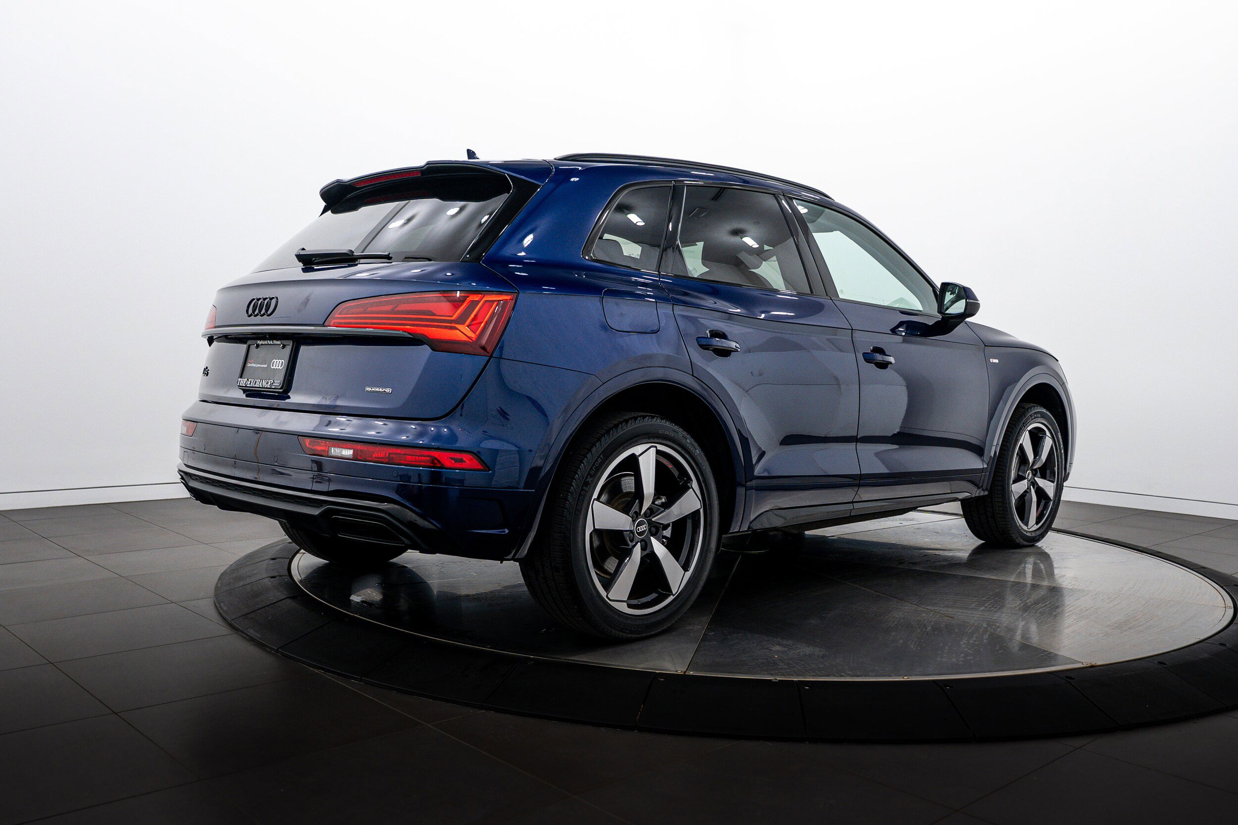 Certified 2022 Audi Q5 2.0T Premium Plus AWD/4WD image 4