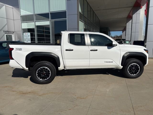 Used 2024 Toyota Tacoma TRD Off-Road AWD/4WD image 8
