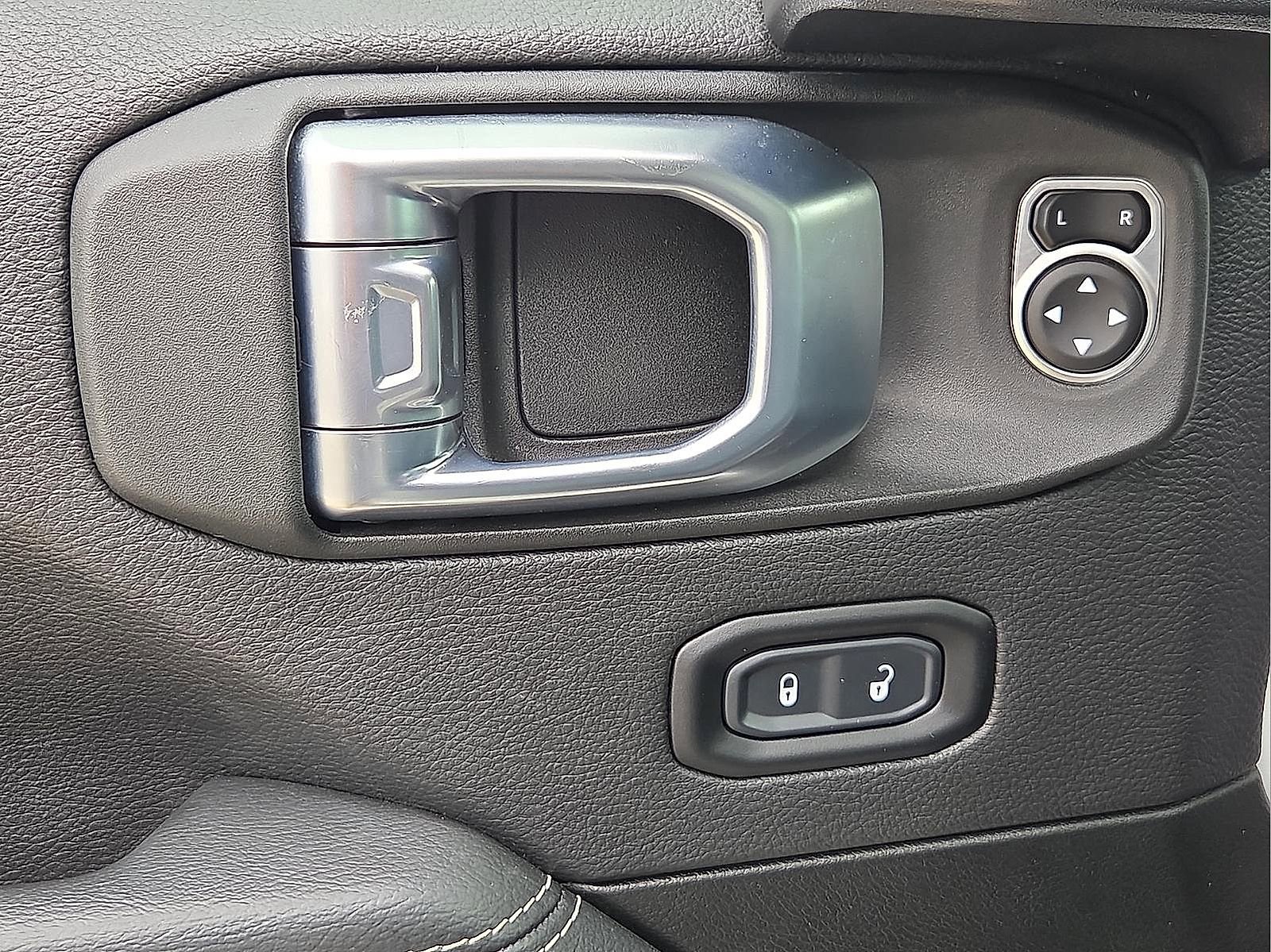 Used 2022 Jeep Gladiator Overland w/ Popular Equipment Package AWD/4WD image 13