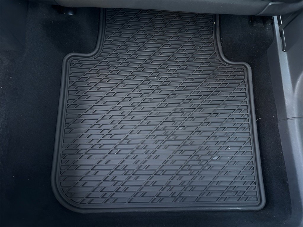 Used 2022 Volkswagen Tiguan SE image 29