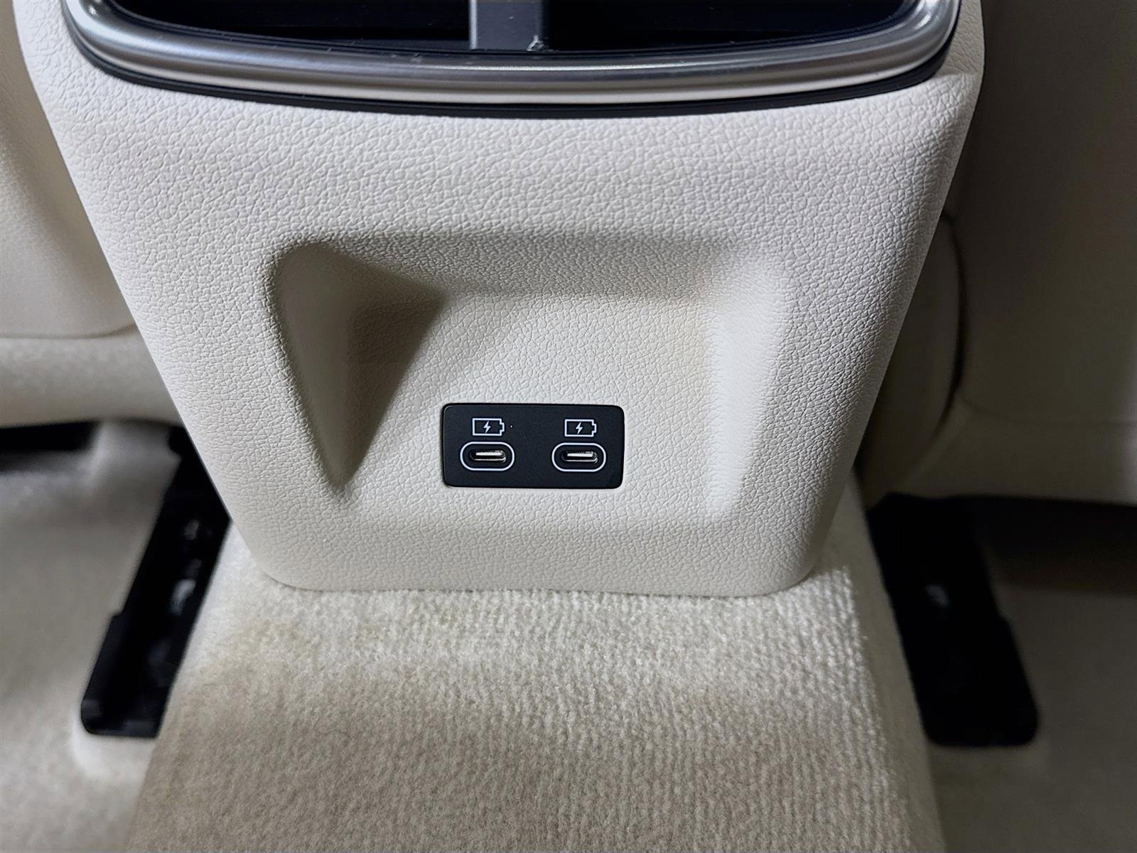 Used 2026 Genesis G70 2.5T Prestige image 28