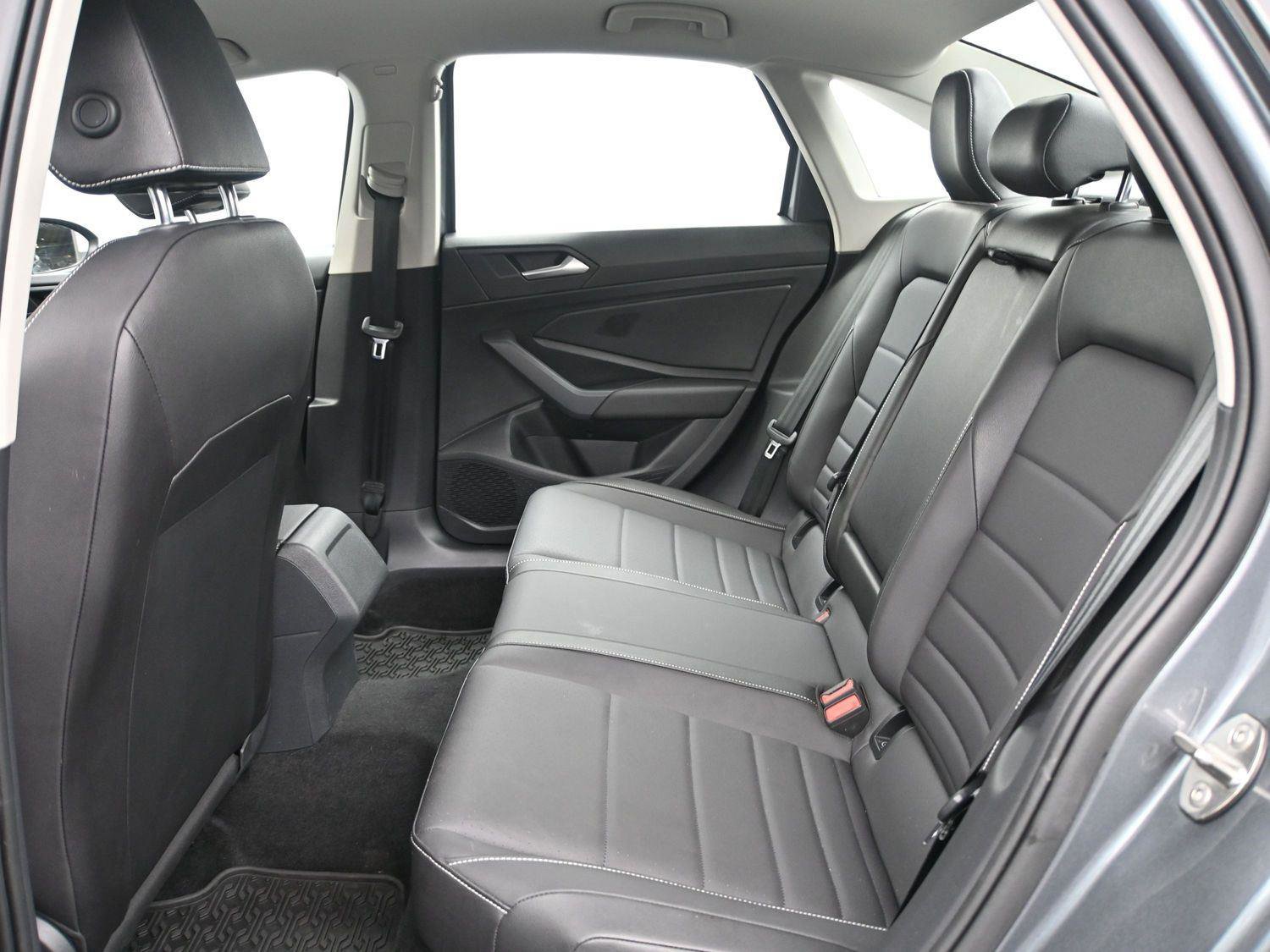 Certified 2023 Volkswagen Jetta SE image 6