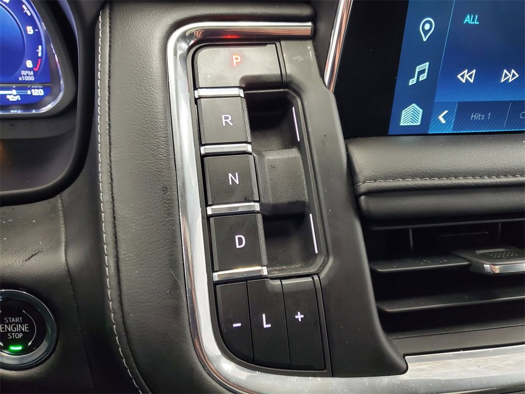 Used 2023 Chevrolet Suburban Z71 w/ Luxury Package image 21