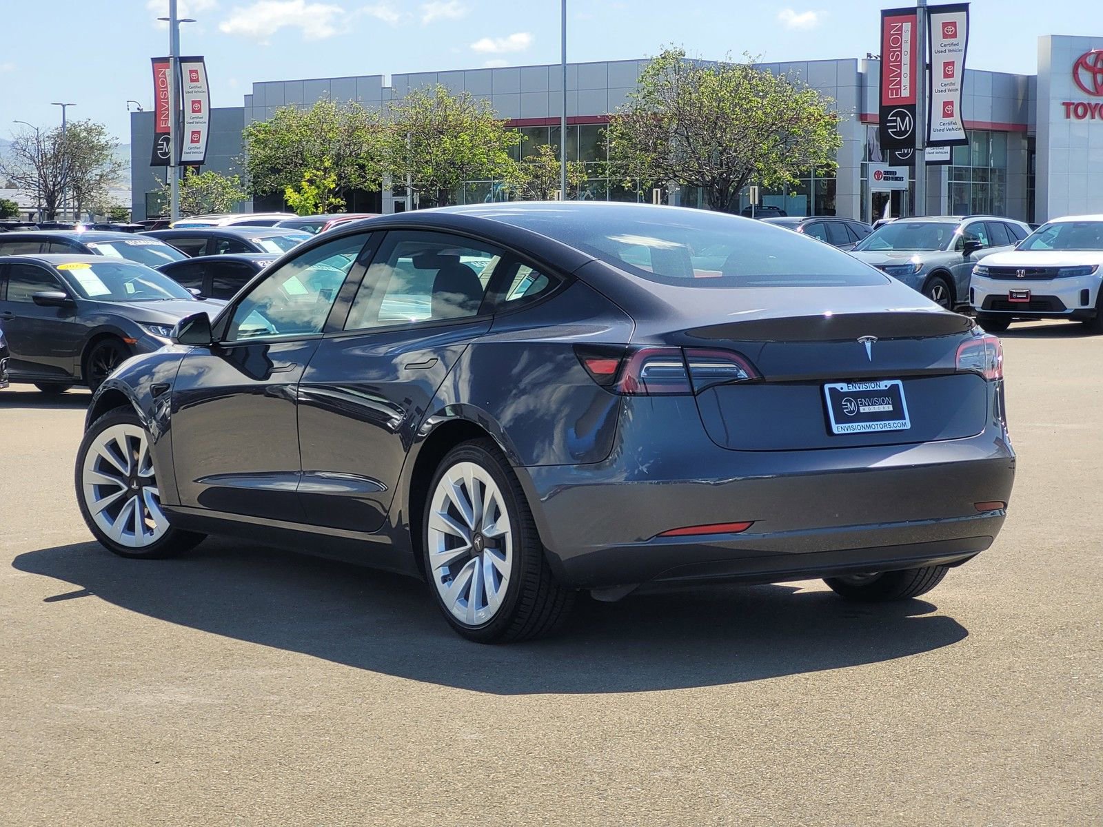 Used 2023 Tesla Model 3 Standard Range image 5