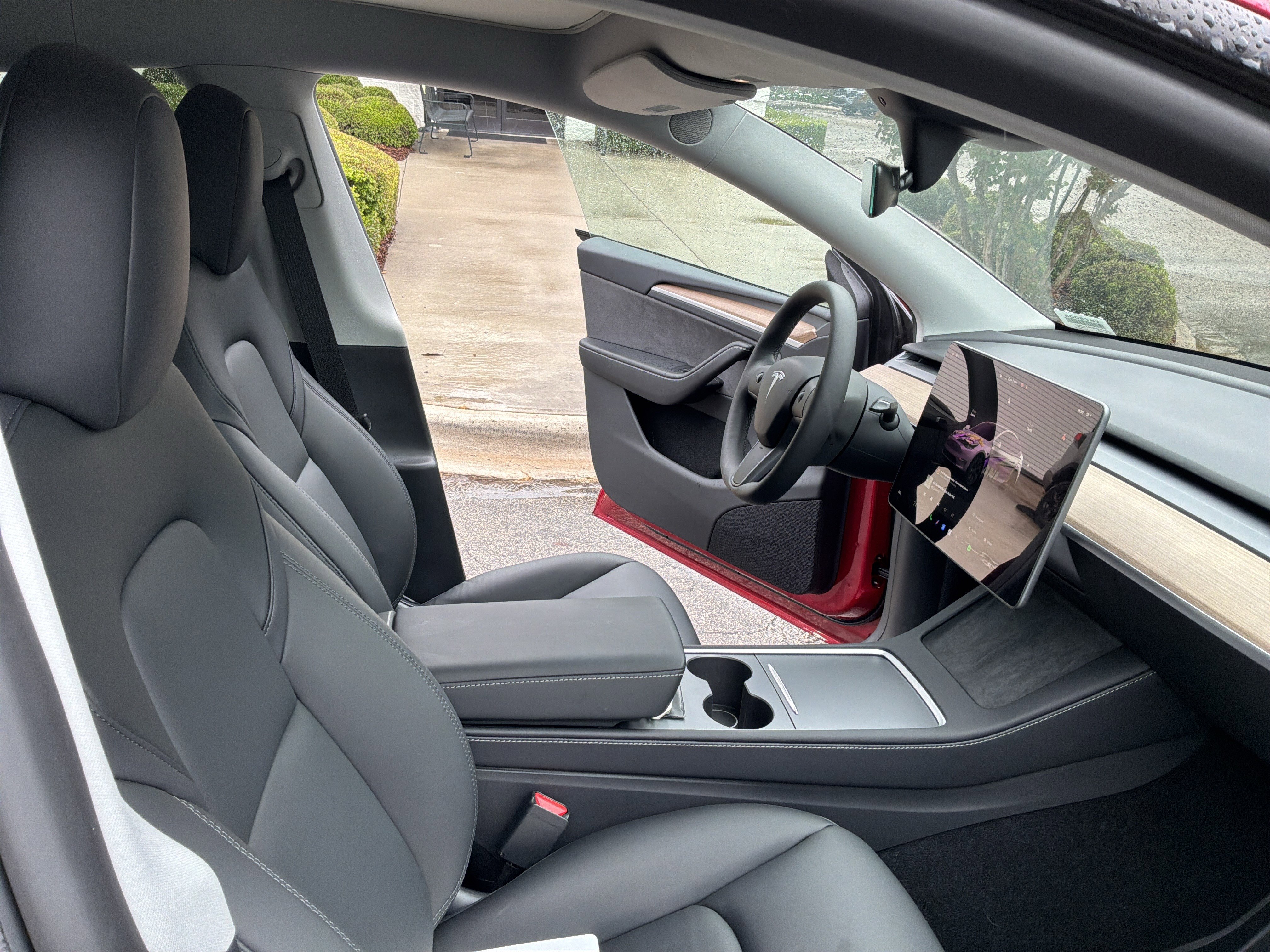Used 2024 Tesla Model Y Long Range AWD/4WD image 33
