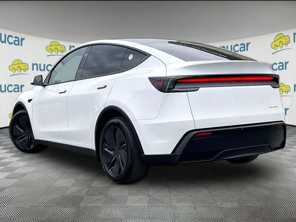 Used 2026 Tesla Model Y AWD image 4