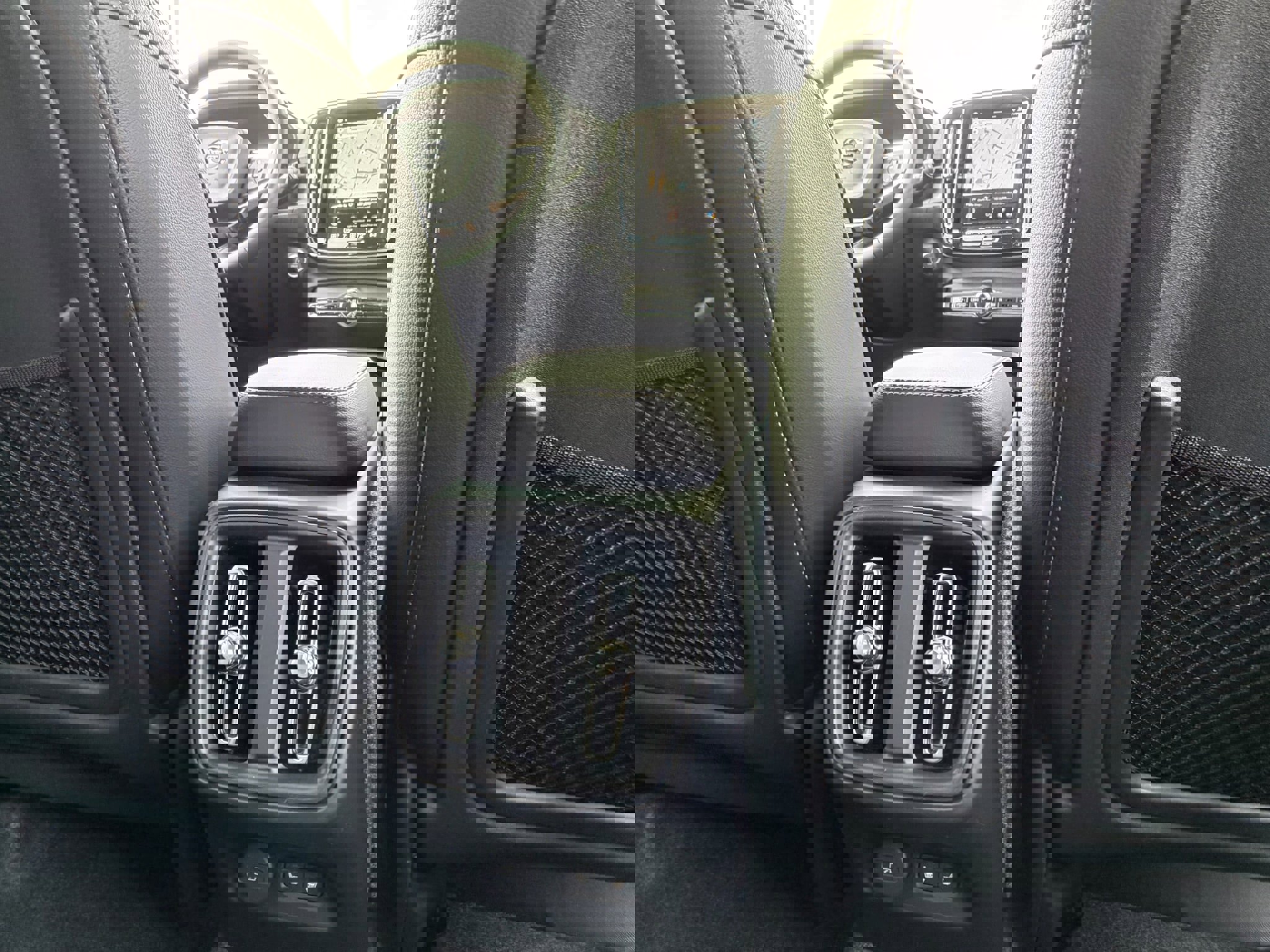 New 2026 Volvo XC40 B5 Plus w/ Climate Package image 11