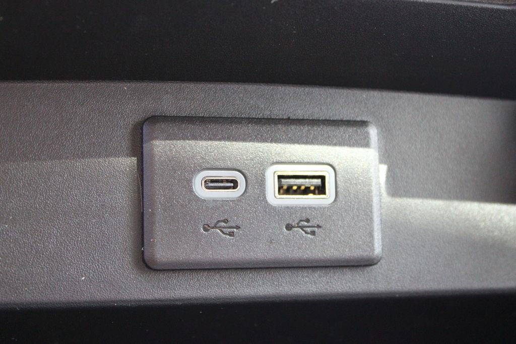 Used 2025 Chevrolet Tahoe Z71 w/ Comfort Package AWD/4WD image 54