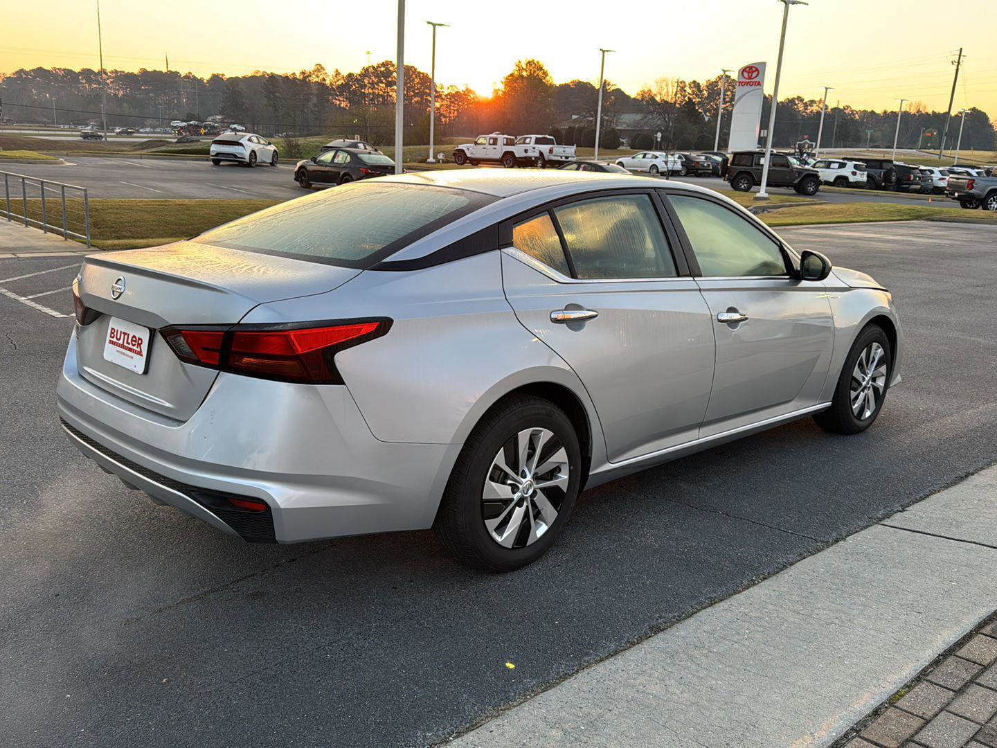 Used 2022 Nissan Altima 2.5 S image 5