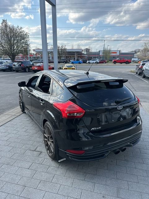 Used 2017 Ford Focus ST image 10