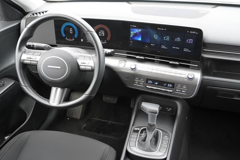 Used 2025 Hyundai Kona SEL image 16